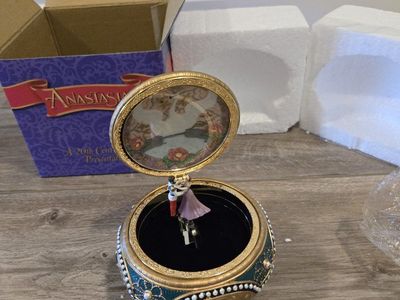 Anastasia 20th Century Fox Musical Figurine Trinket Box with Original Box