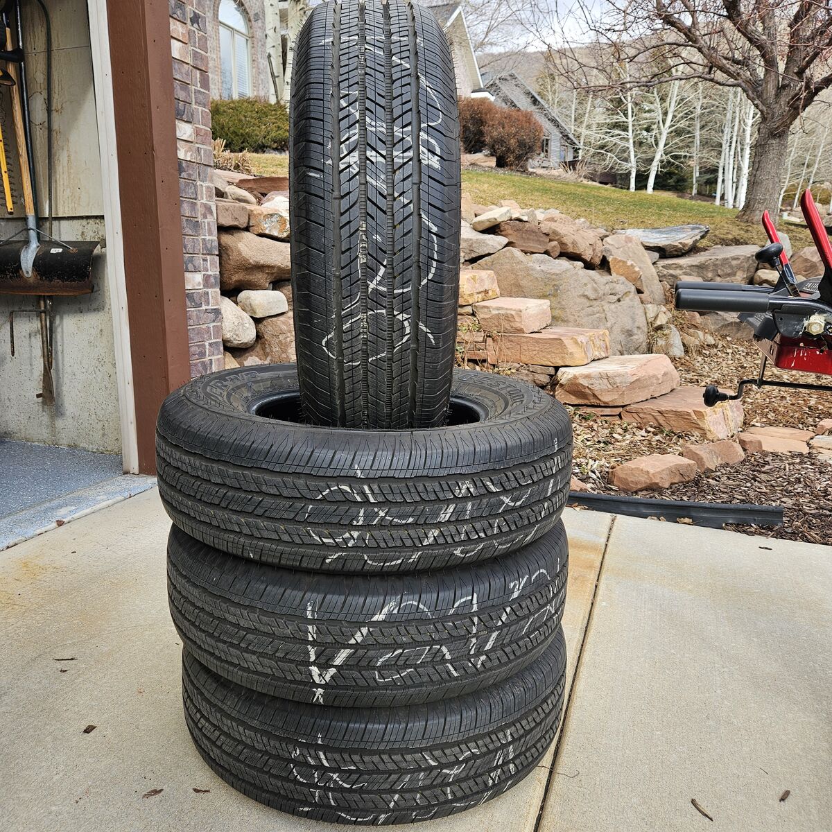 Bridgestone Dueler H/T 265/70R18 set of 4 new tires