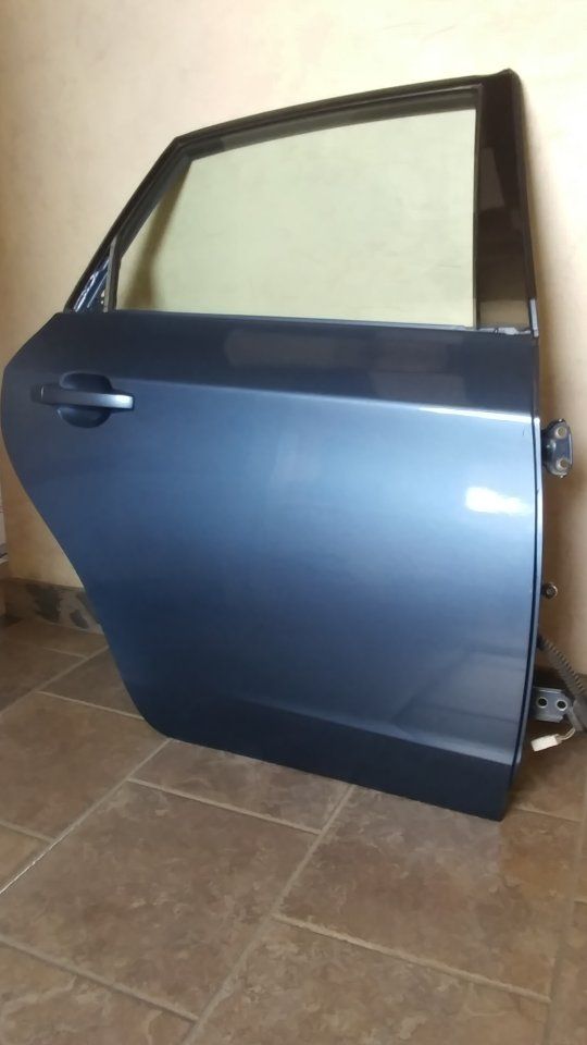 Main image 3