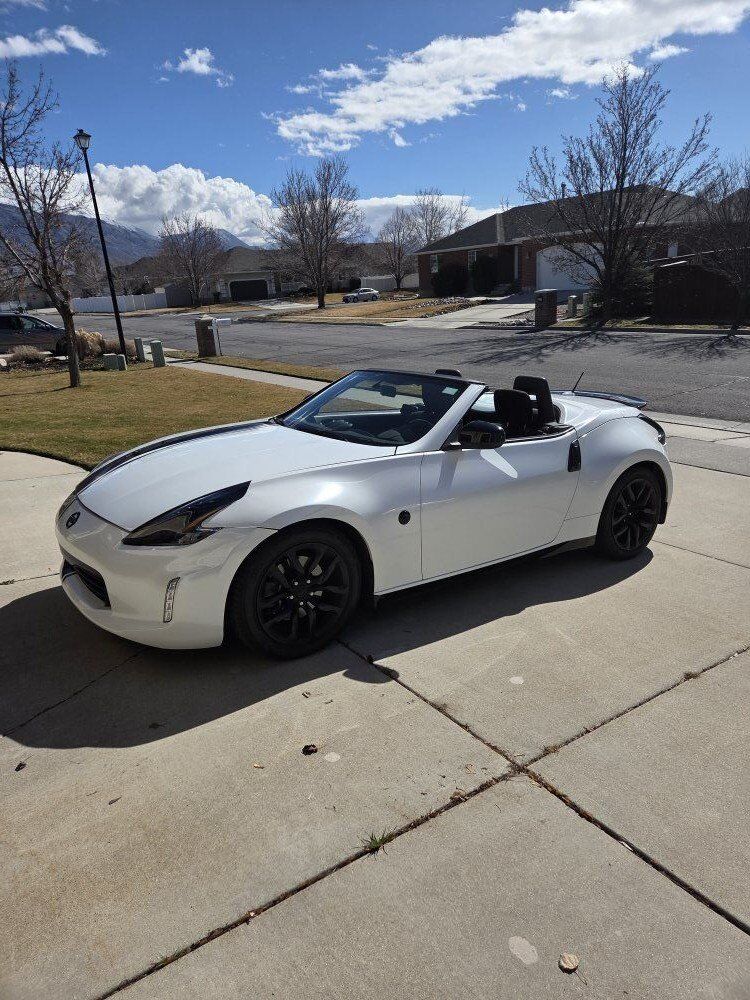 2012 NISSAN 370 Roadster Touring