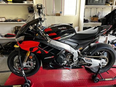 2022 Aprilia RSV4 Factory 2400 Miles
