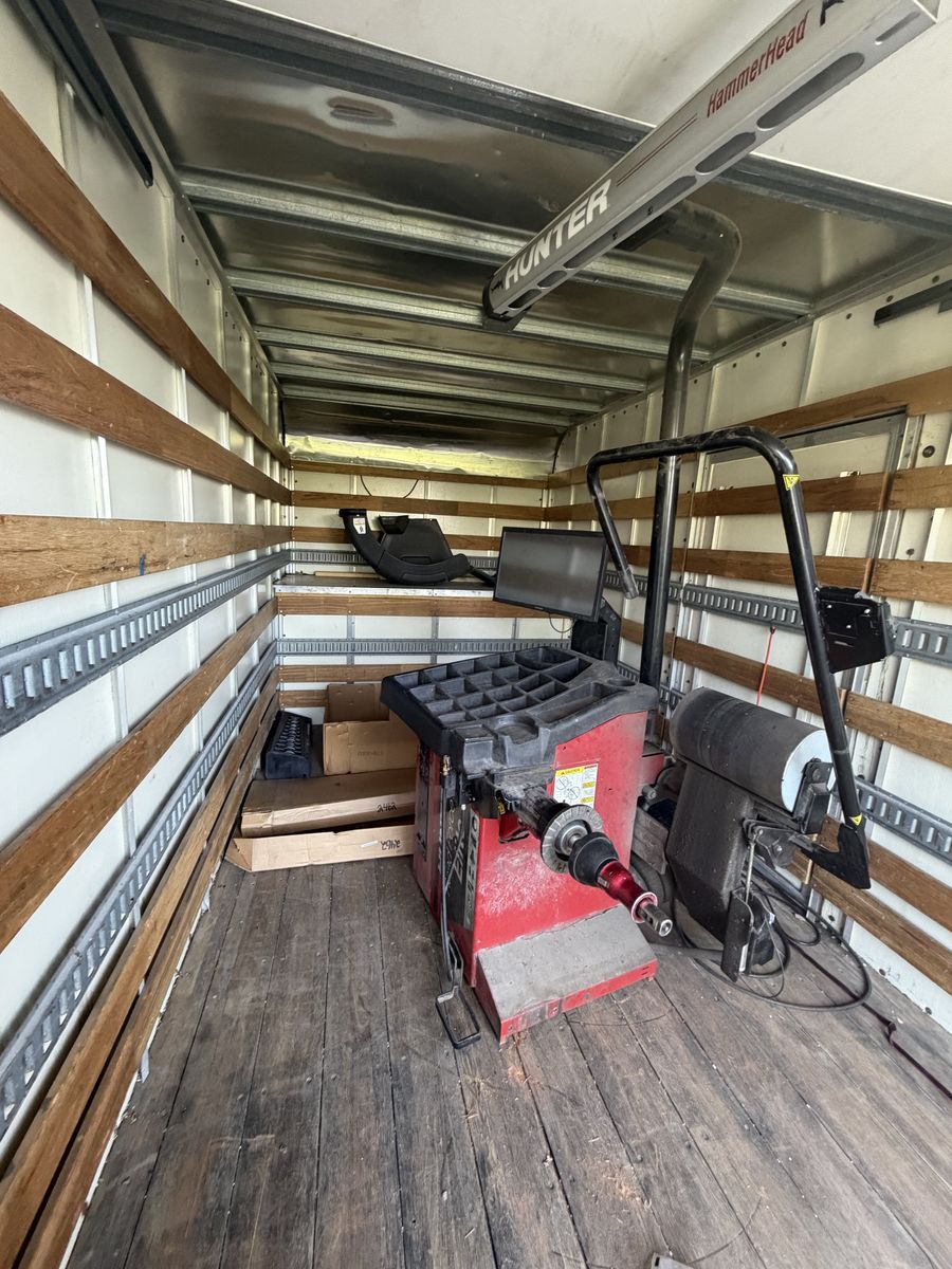 Hunter road force tire balancer