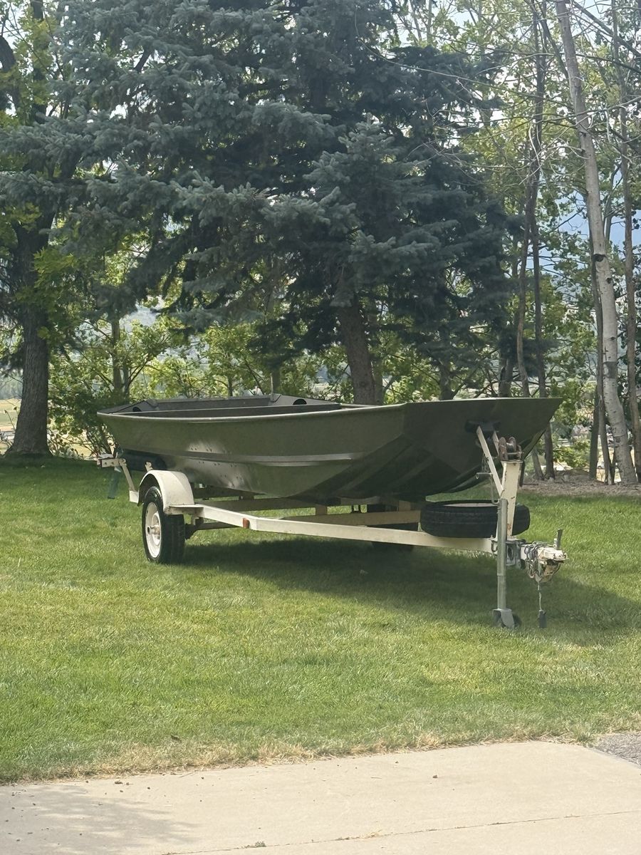 Flat bottom mod v Jon boat 16 by 48
