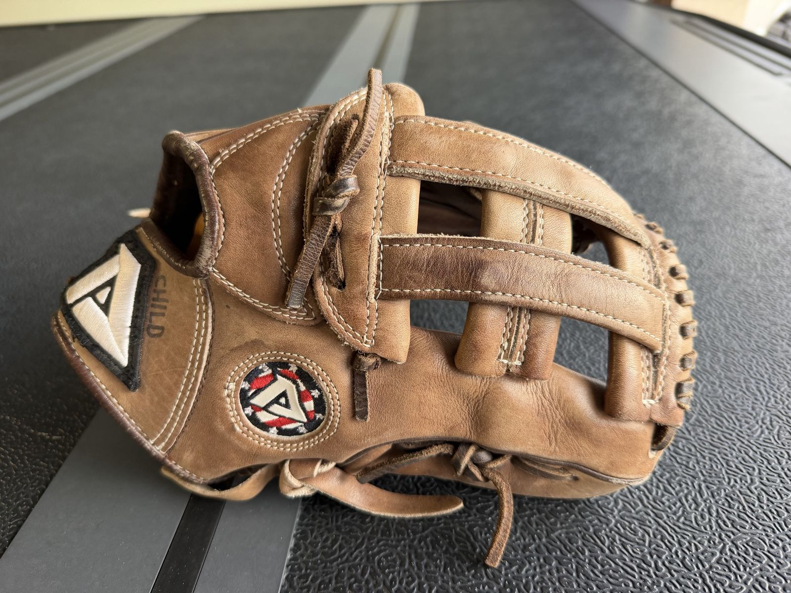 Akdema USA Patriot Series USA111 Leather Baseball Glove
