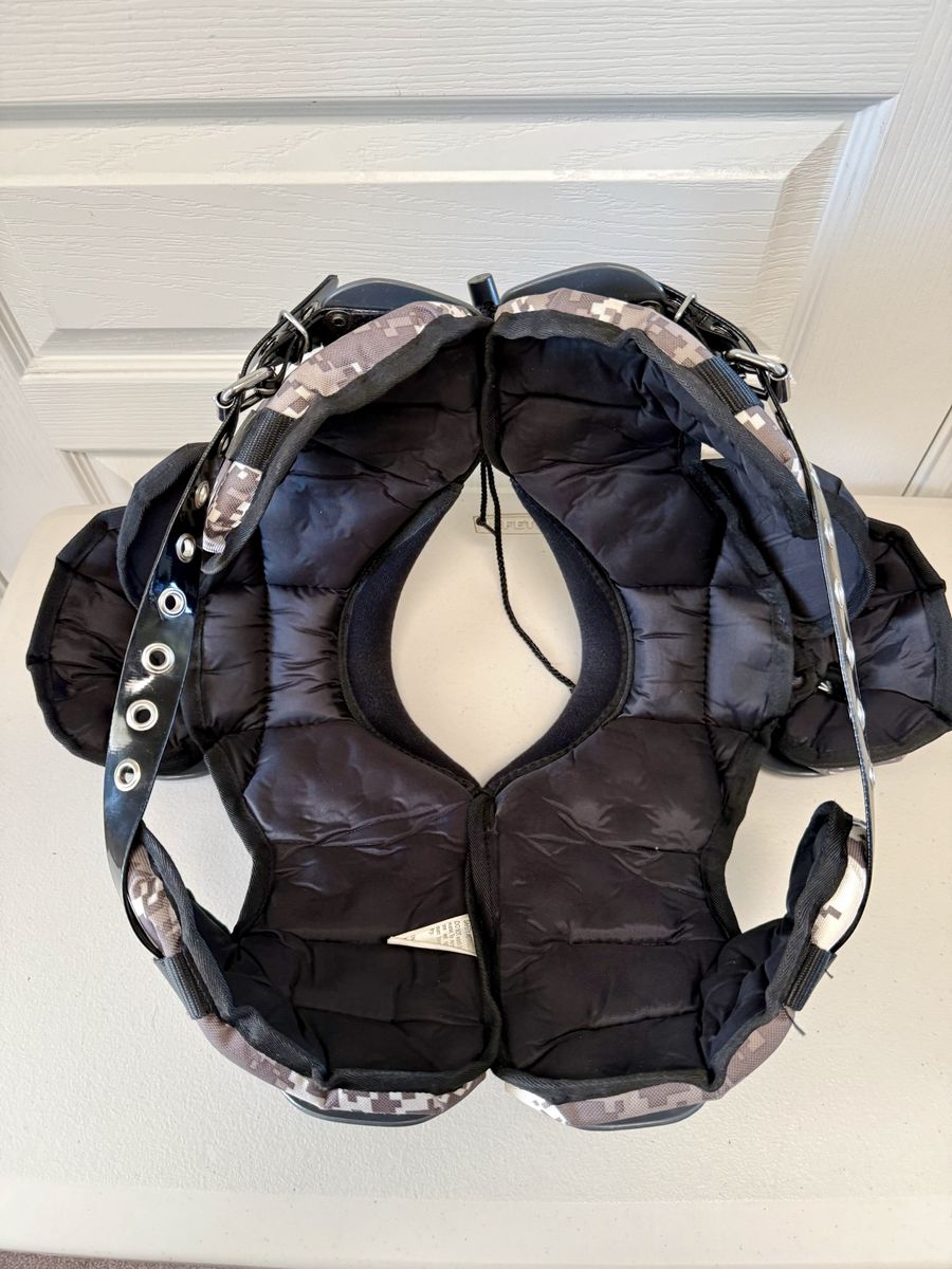 Main image 6