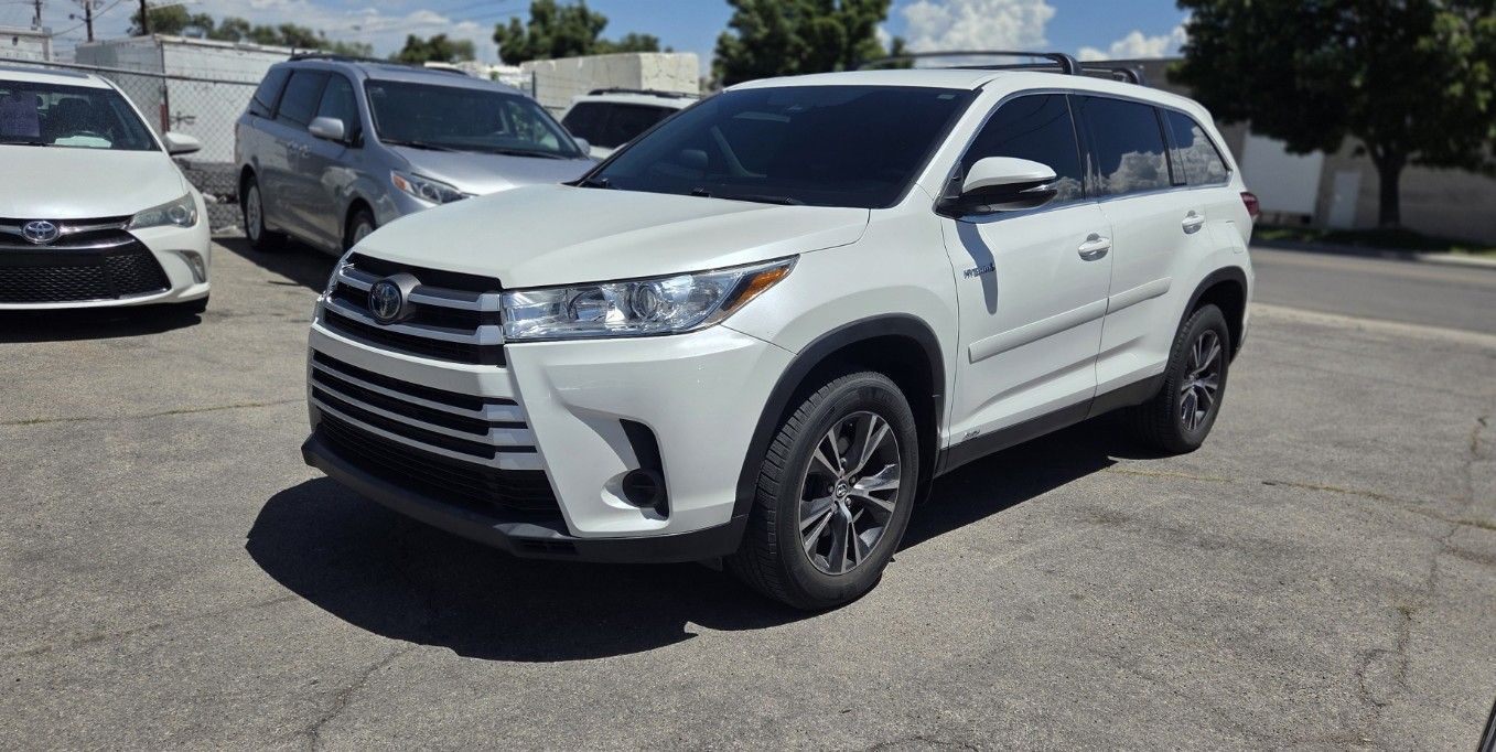 2019 Toyota Highlander LE