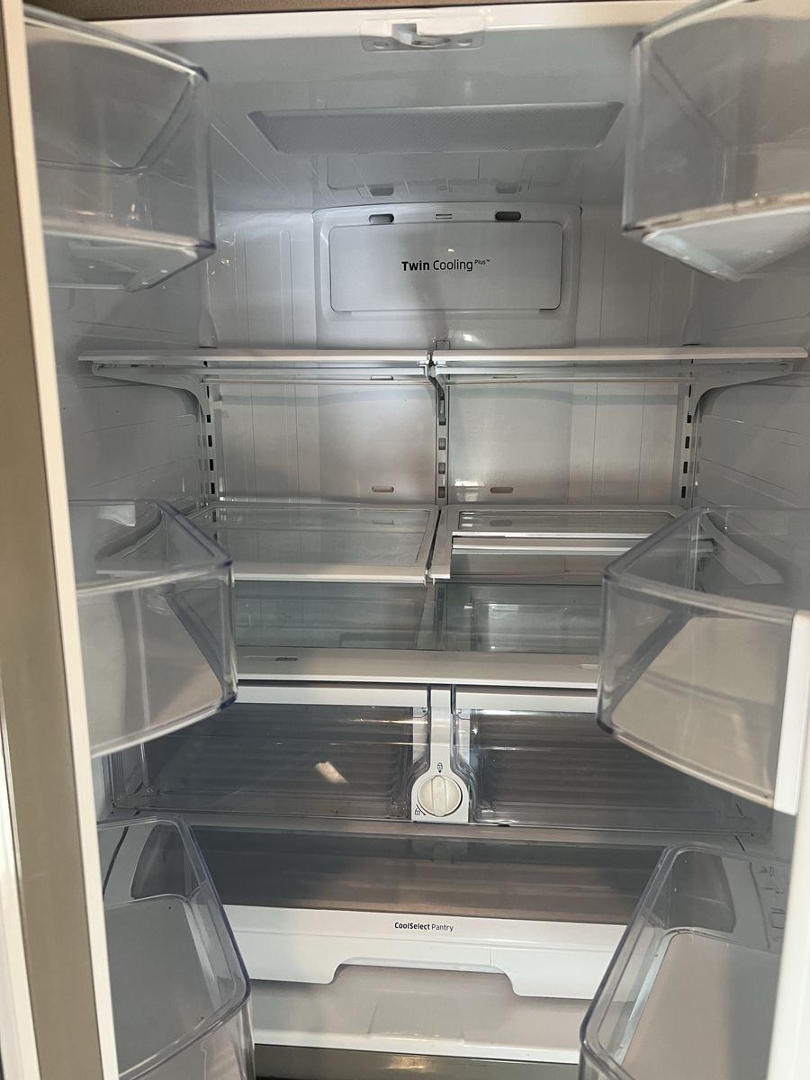 Full size Samsung Fridge with Ice Maker