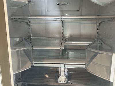 Full size Samsung Fridge with Ice Maker