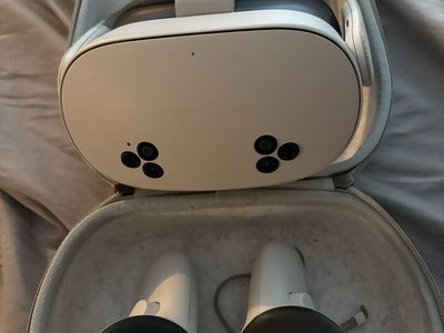 Meta Quest 3 VR Headset
