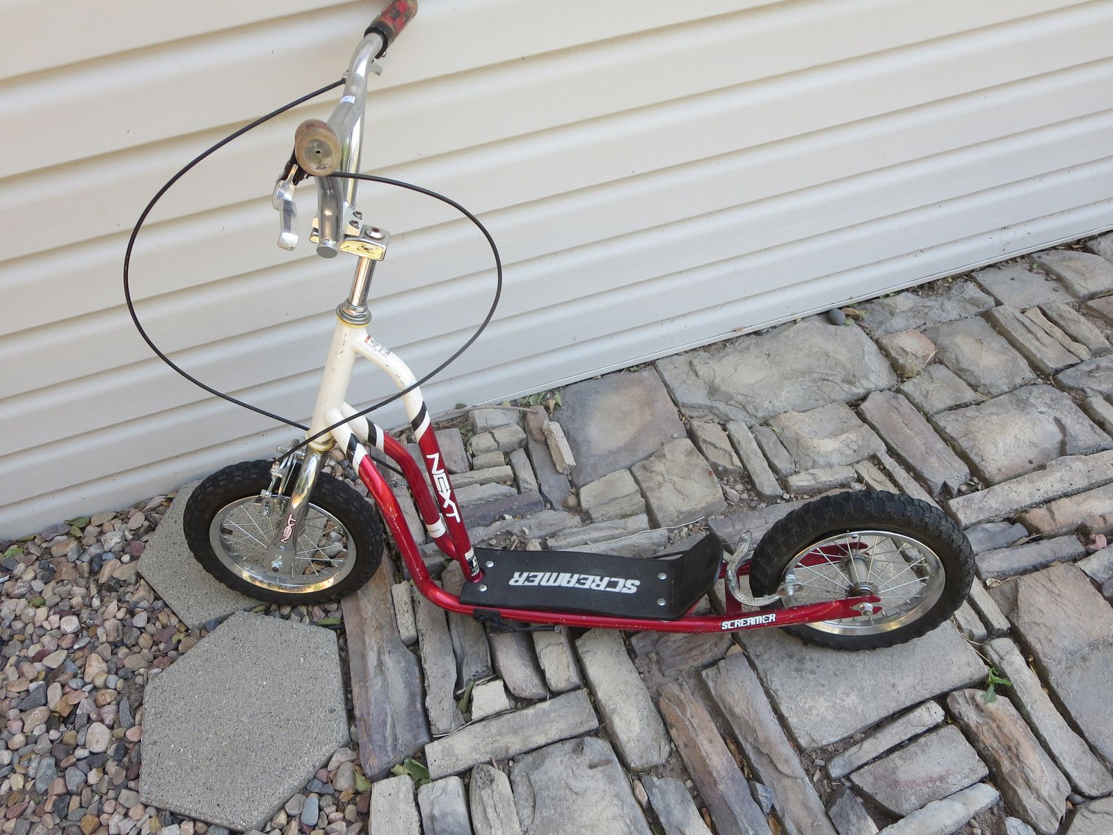 NEXT Screamer Push Scooter - Red & White, BMX Style Handlebars, Outdoor Fun