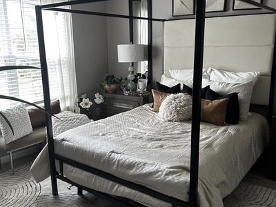 Queen Canopy Bedframe