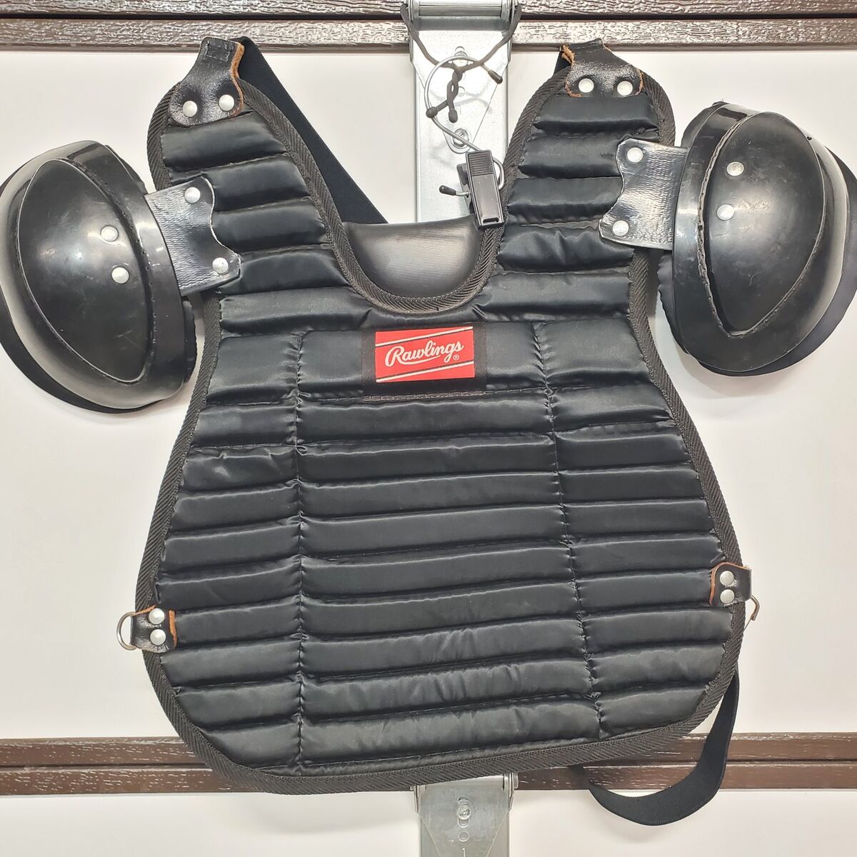 Rawlings Umpire Chest Protector 15"