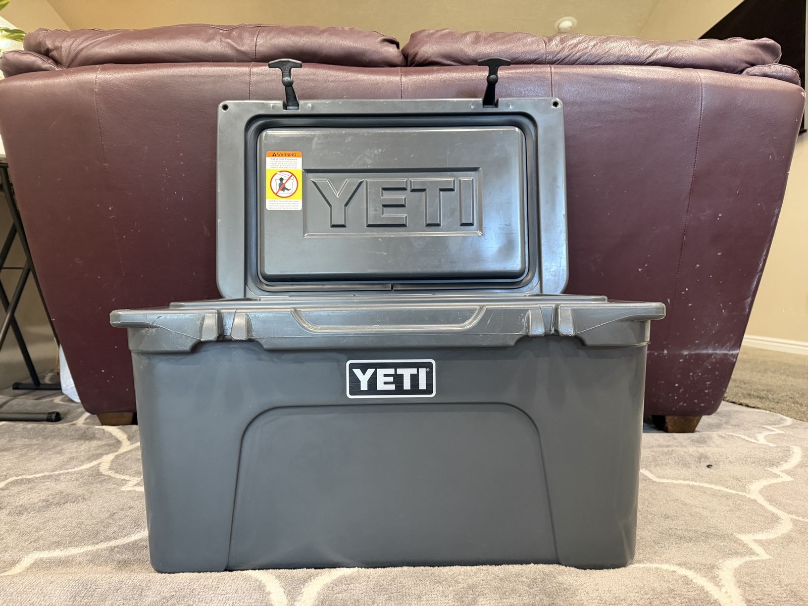 Yeti Tundra 45 Hard Cooler (Charcoal)