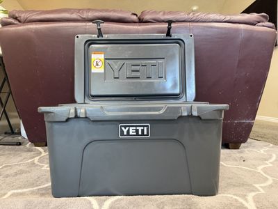 Yeti Tundra 45 Hard Cooler (Charcoal)