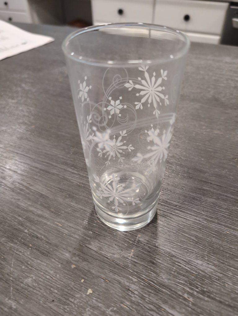 Set of 12 Vintage SNOWFLAKE Christmas Highball Glasses