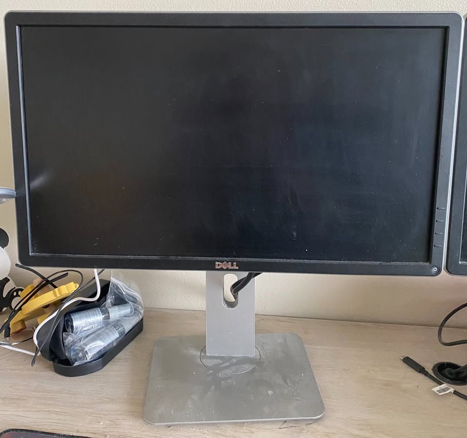 Set of 22" LED Dell Monitors P2214