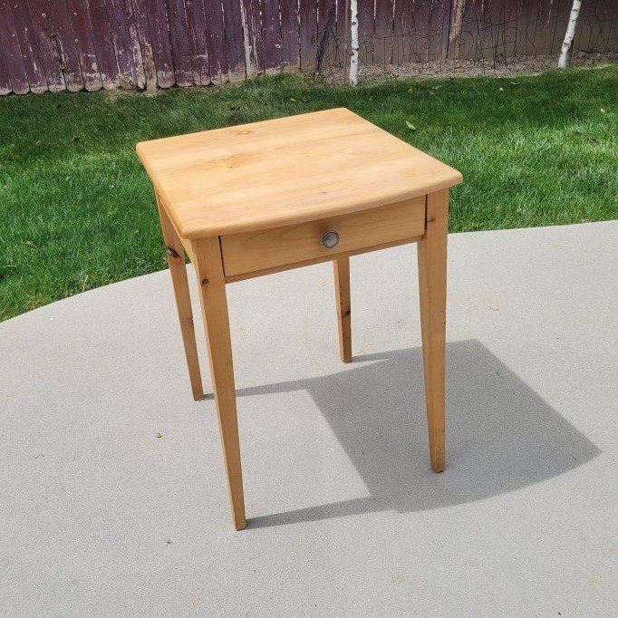 Shaker Pine Side Table