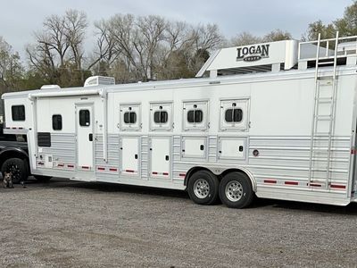 2017 Logan Coach Riot Lq 4 Horse Trailer