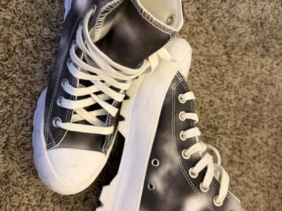 Converse Size 9