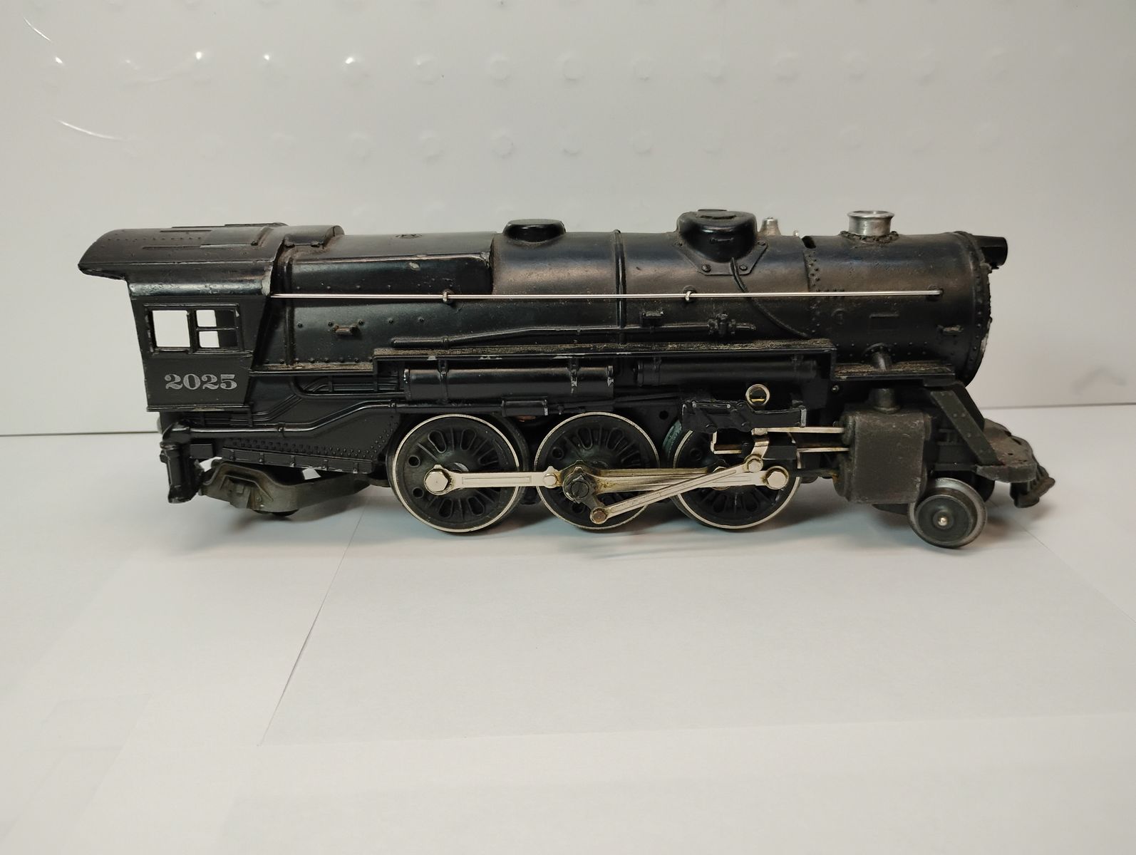 Vintage Lionel "O" Gauge Locomotive - Train Set