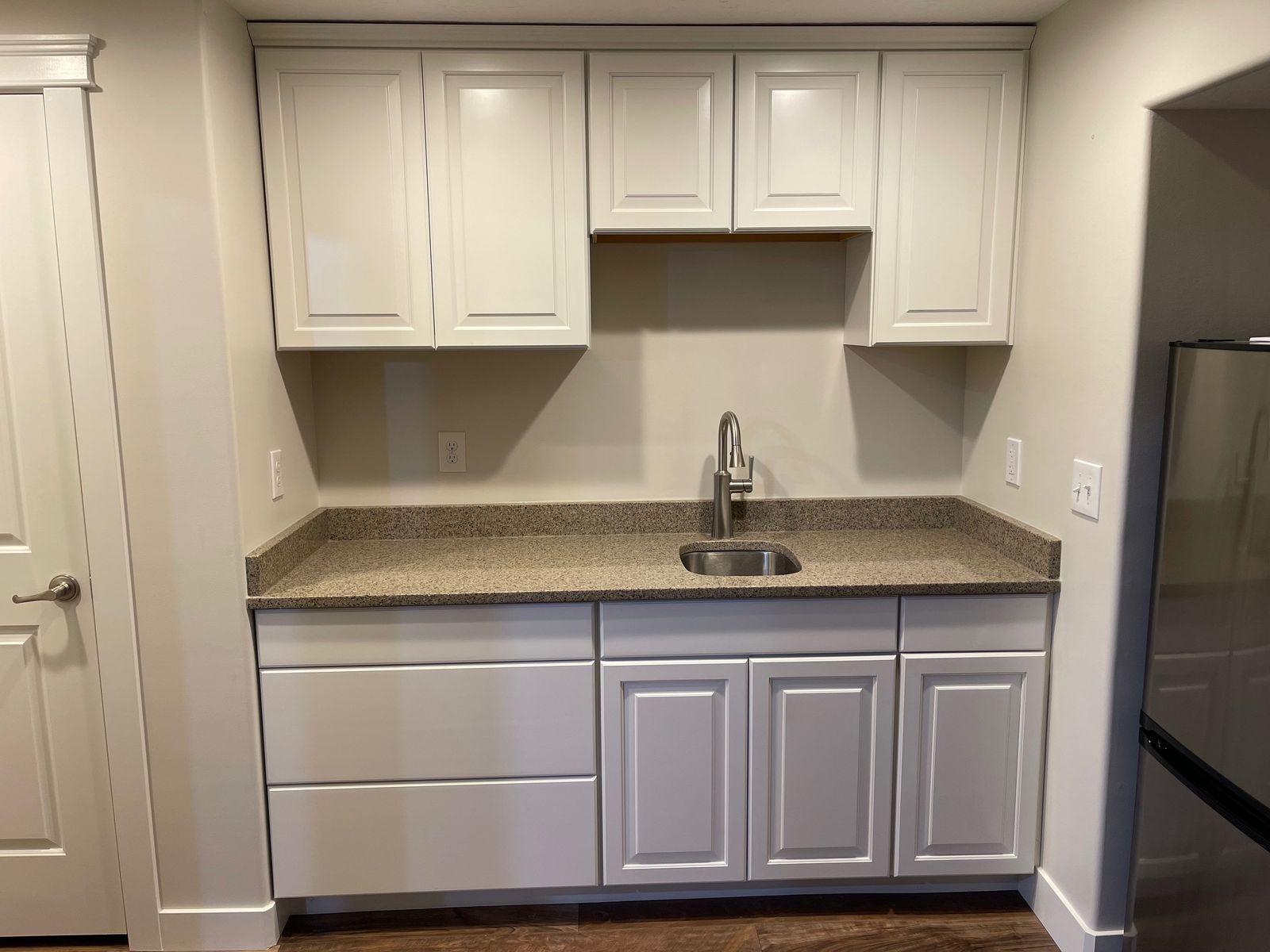 Quartz Countertop, 78 X 25-5/8 with SS Sink & Faucet