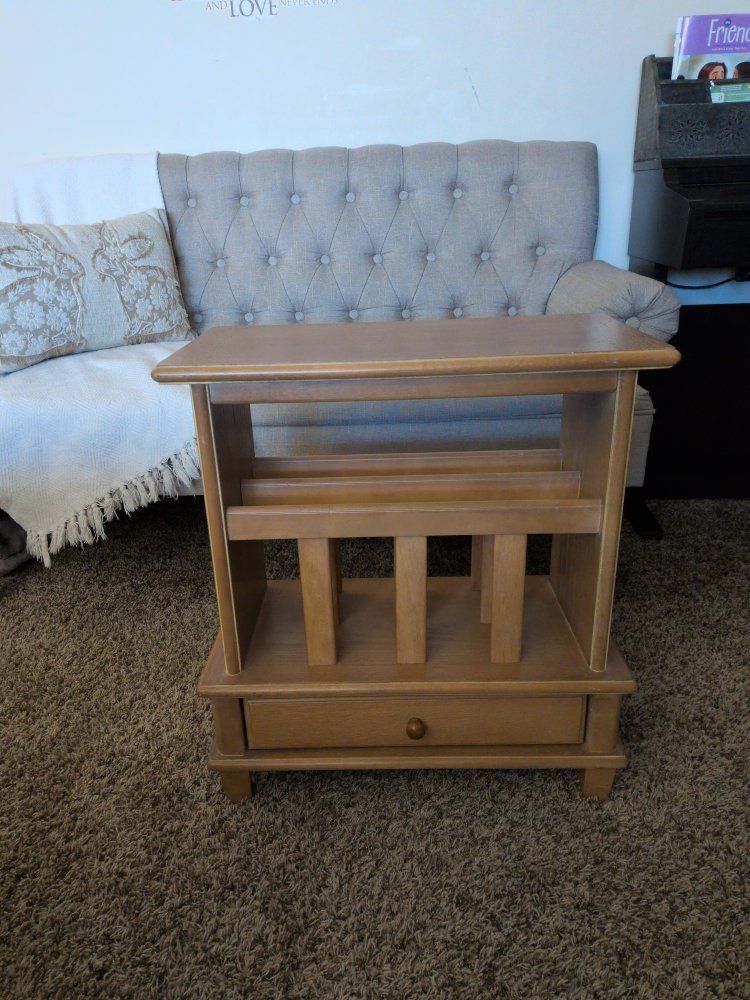 end table, magazine holder