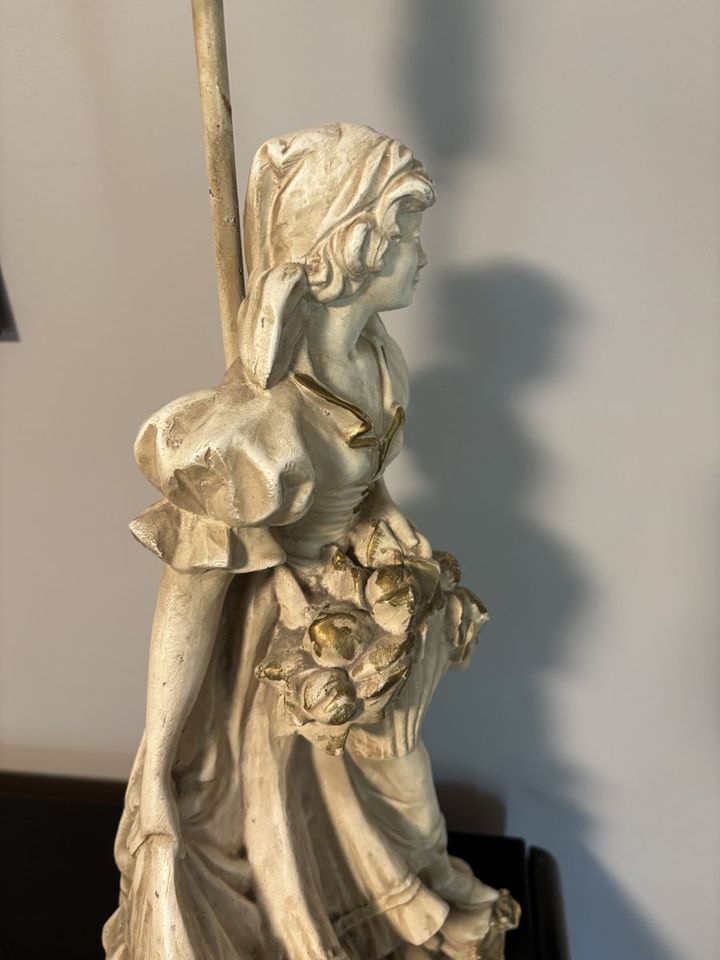 Main image 6