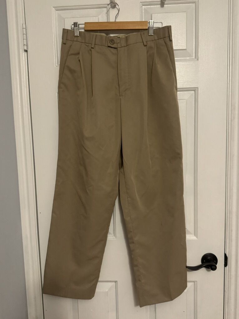 Dockers Relaxed Fit Khakis 33x30 Mens Khakis