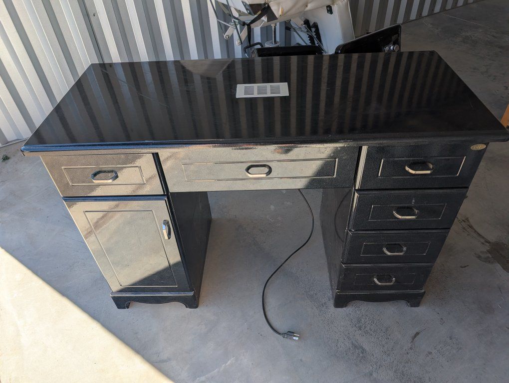 Professional Nail Station W/ Built-in Fan & Vent