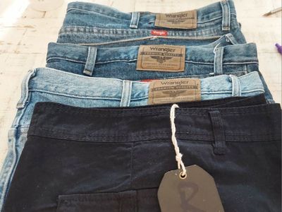 Size 48 new & like new shorts