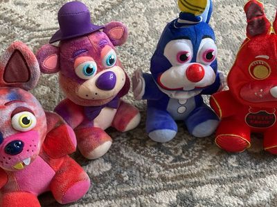 FNAF Five Nights At Freddy's Funko PLUSH IN HAND