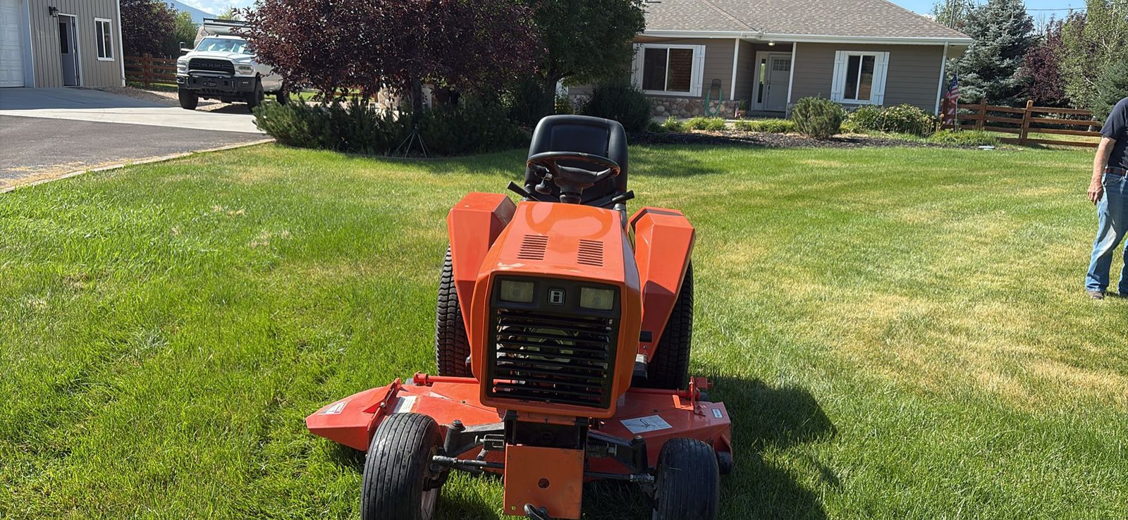Ingersoll 4016 lawn Tractor with snow thrower attachment , 450 Hr (low hours)