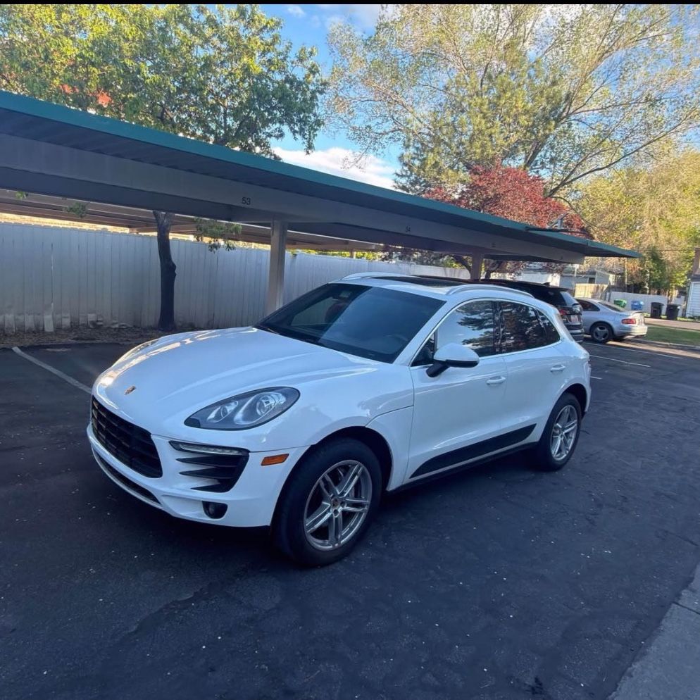 2016 Porsche Macan S
