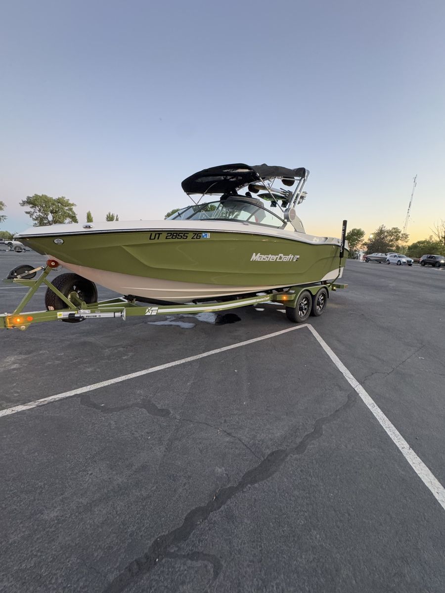 AMAZING 2023 MasterCraft XT24 - LIKE NEW