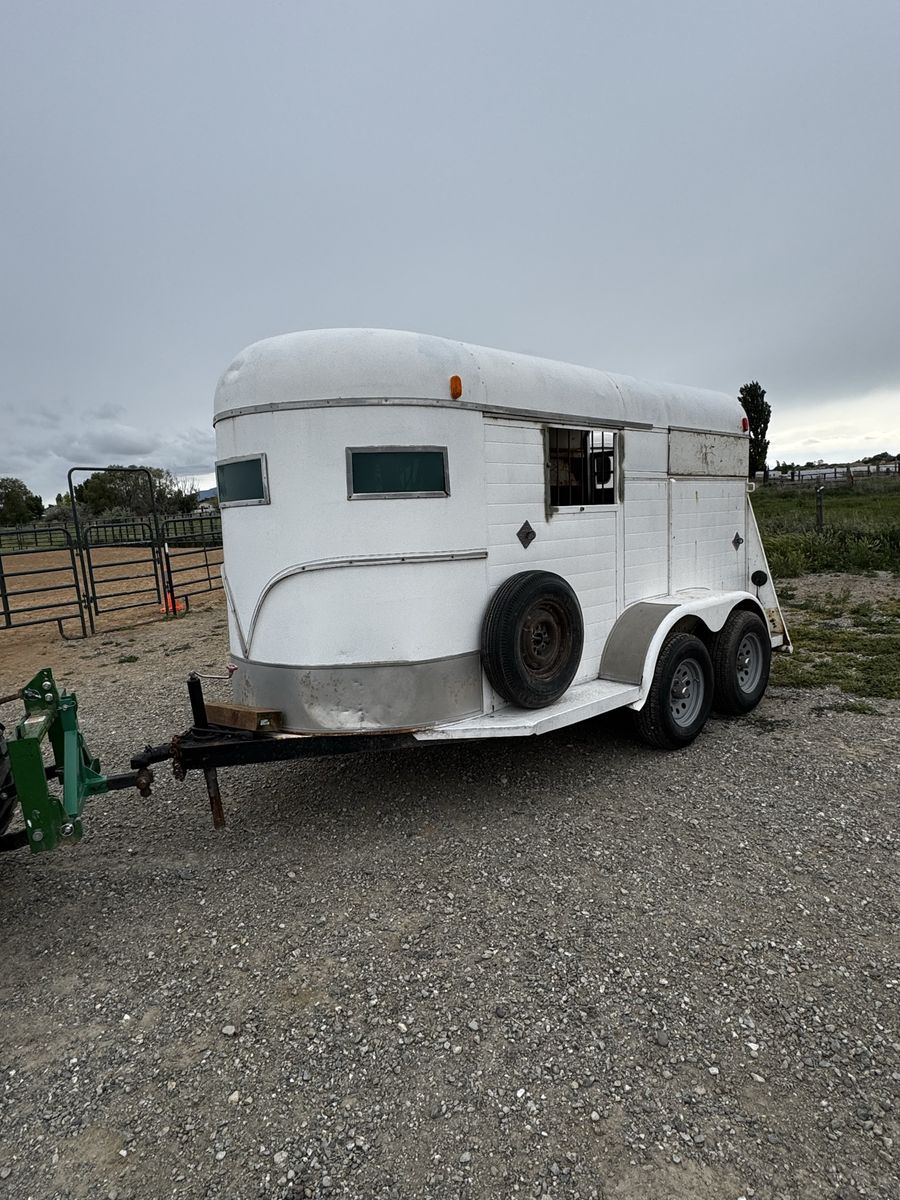 2 Horse Trailer