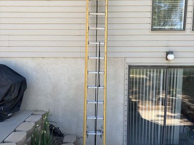 28 foot Fiberglass Extension Ladder