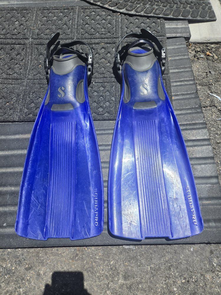Scubapro Blue Snorkeling Diving Fins S-M Adjustable Straps