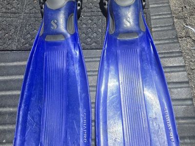 Scubapro Blue Snorkeling Diving Fins S-M Adjustable Straps