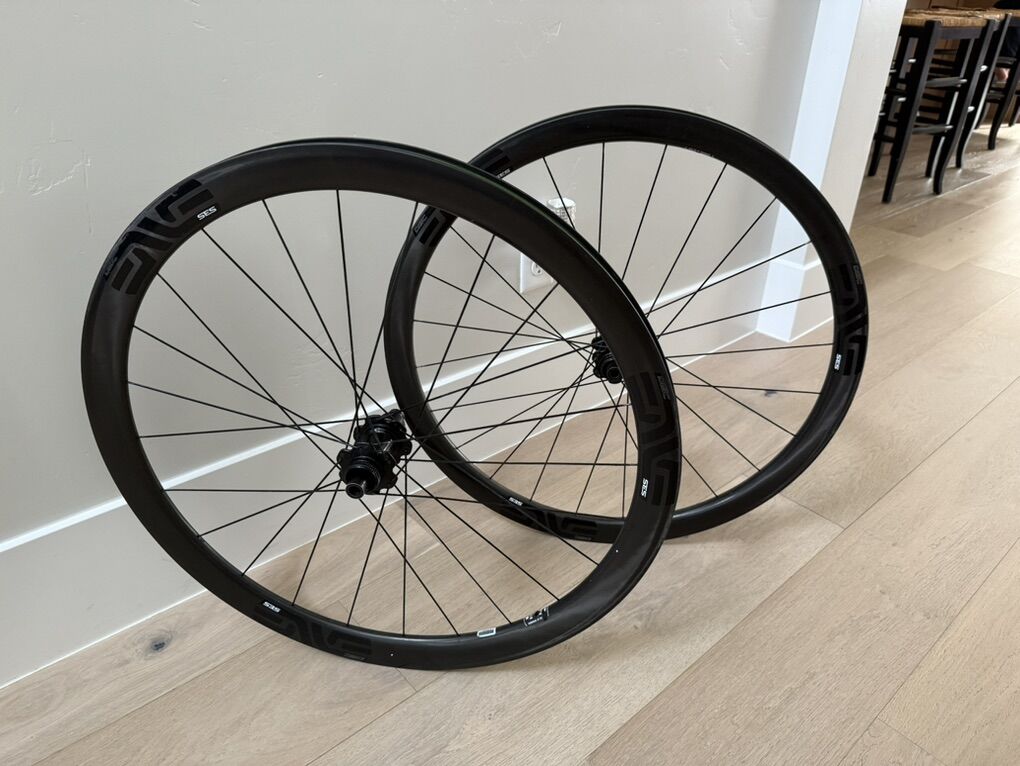 Enve SES 3.4 Carbon Tubeless Road Wheels