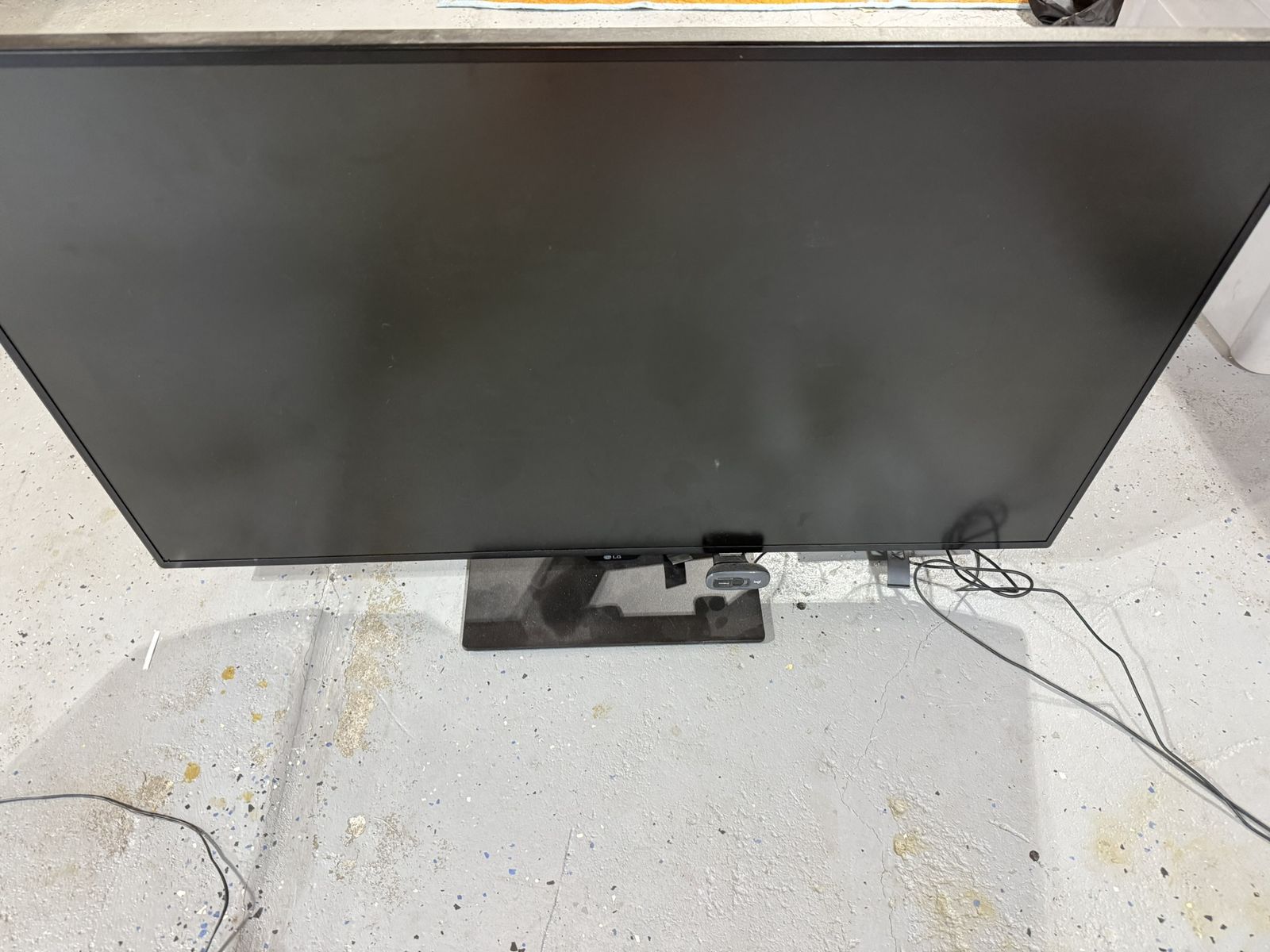 LG 43UD79 43" 4k Monitor - Great for work from home!