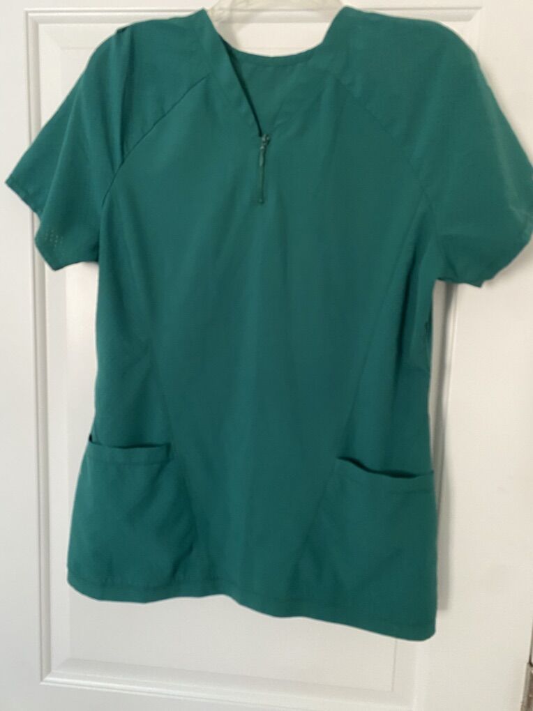 Barco One Woman's scrub 3 tops size M Hunter Green $3.00 each