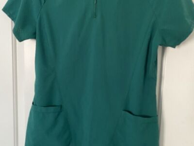 Barco One Woman's scrub 3 tops size M Hunter Green $3.00 each