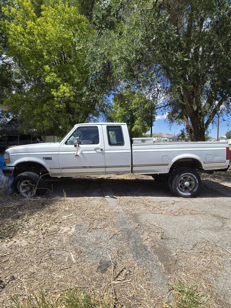 Ford F-250 Extended Cab Pickup Truck