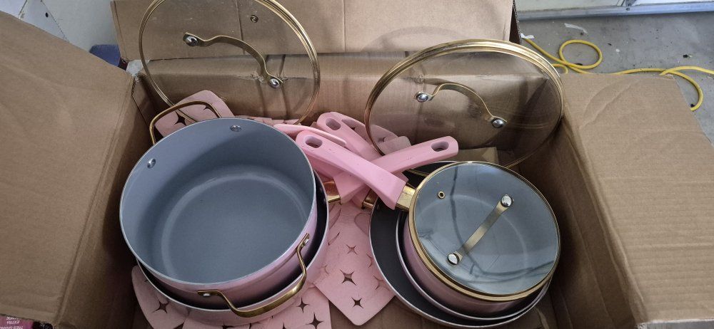 Paris Hilton 12 piece pot and pan set