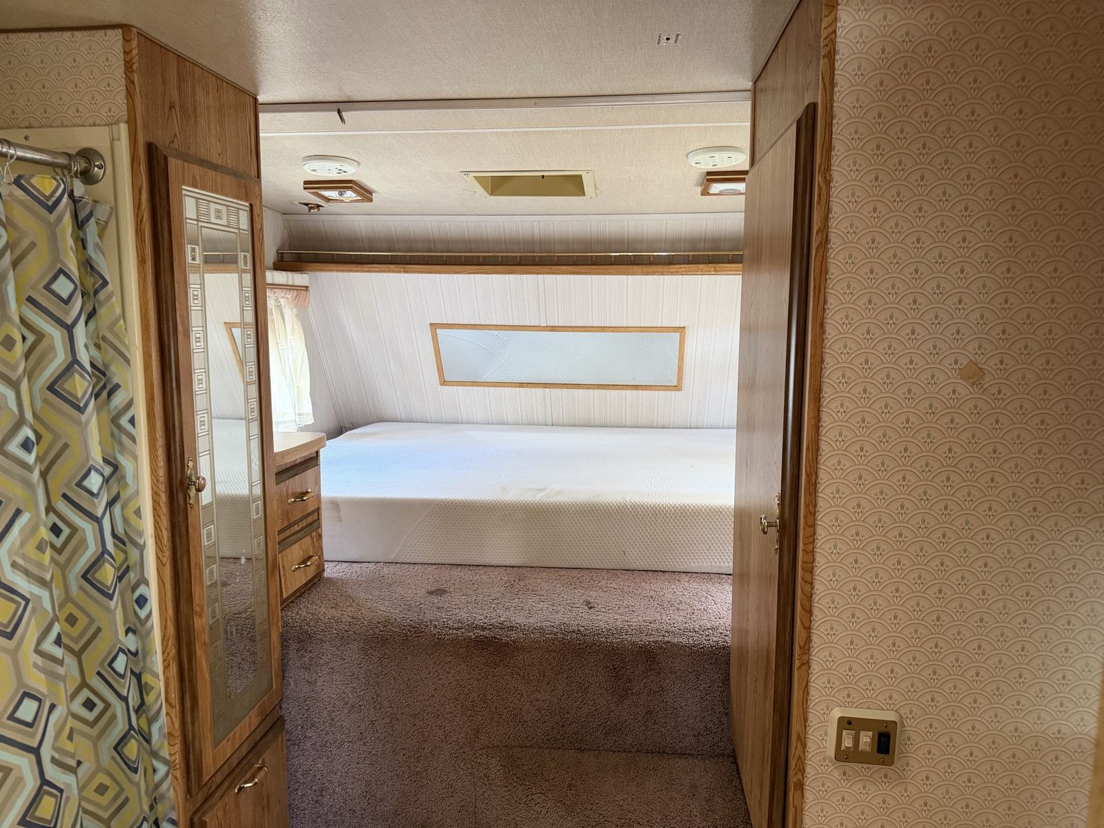 Main image 4