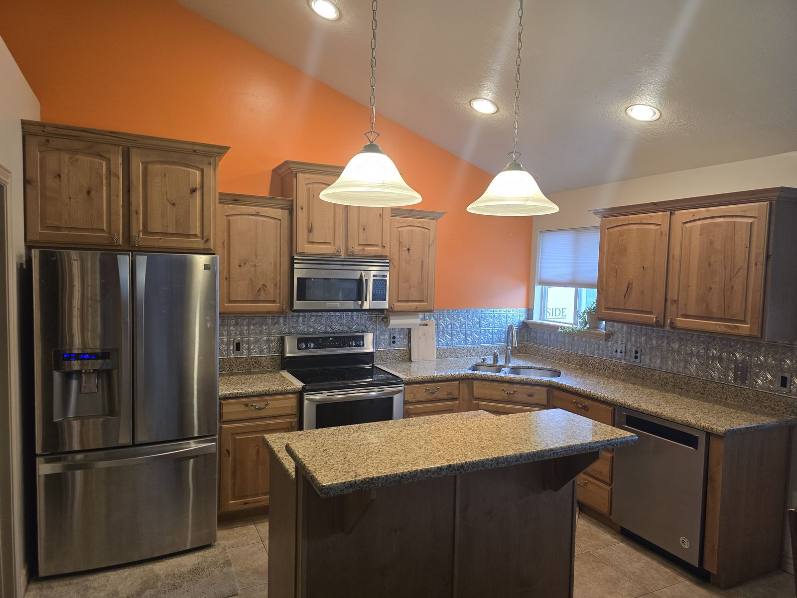 Knotty Alder Kitchen Cabinets