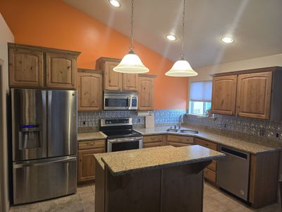 Knotty Alder Kitchen Cabinets