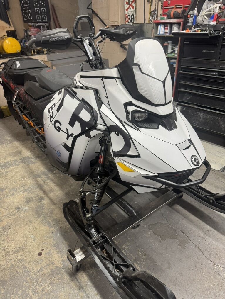 2024 Skidoo Summit X Turbo 850