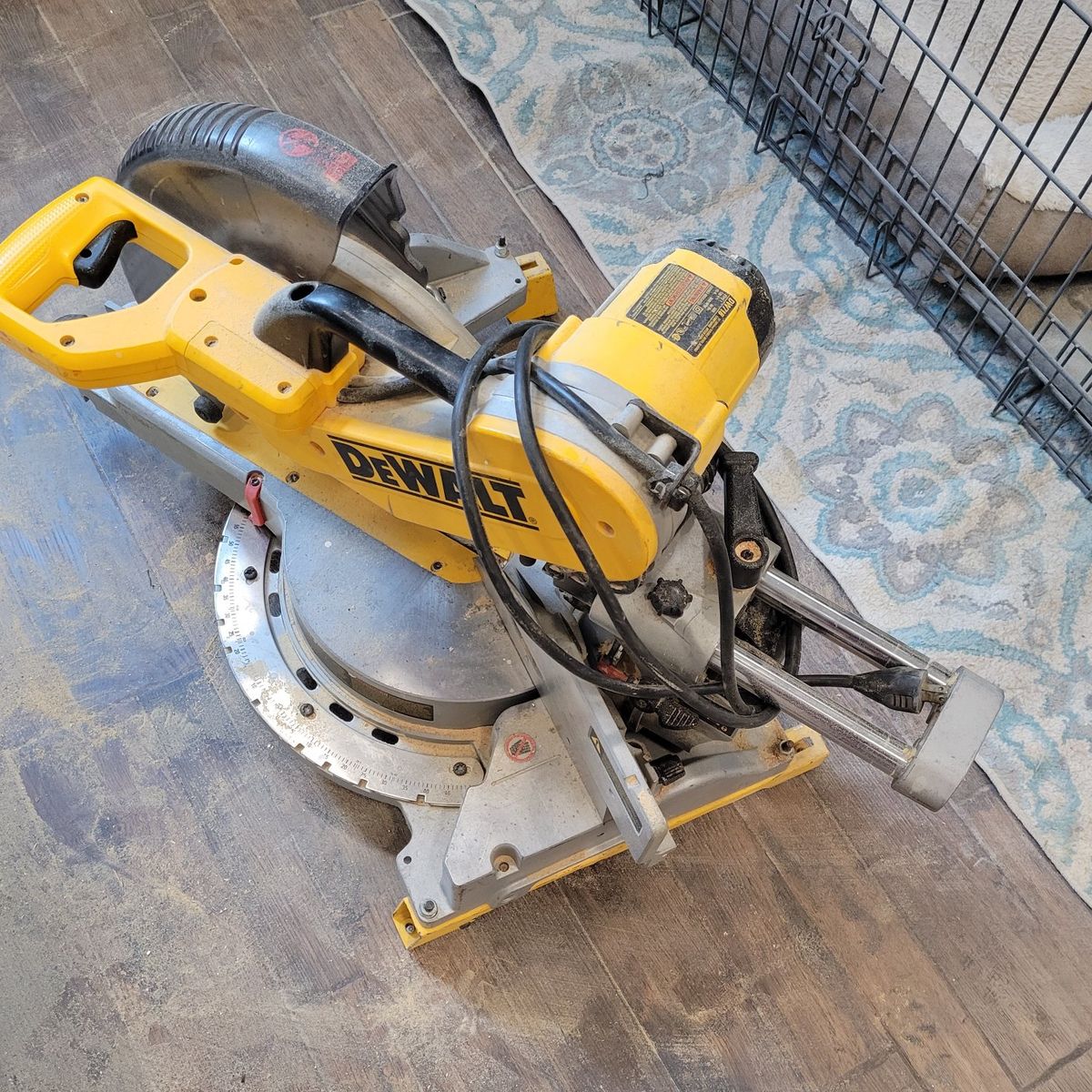 DeWAlt 12"compound miter saw with stand