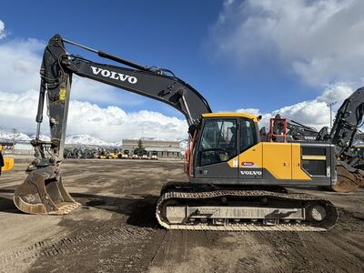 VOLVO EC200 EXCAVATOR